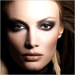 Ascending Butterfly: Smashbox - Reign Fall 2009 Collection -Review and ...