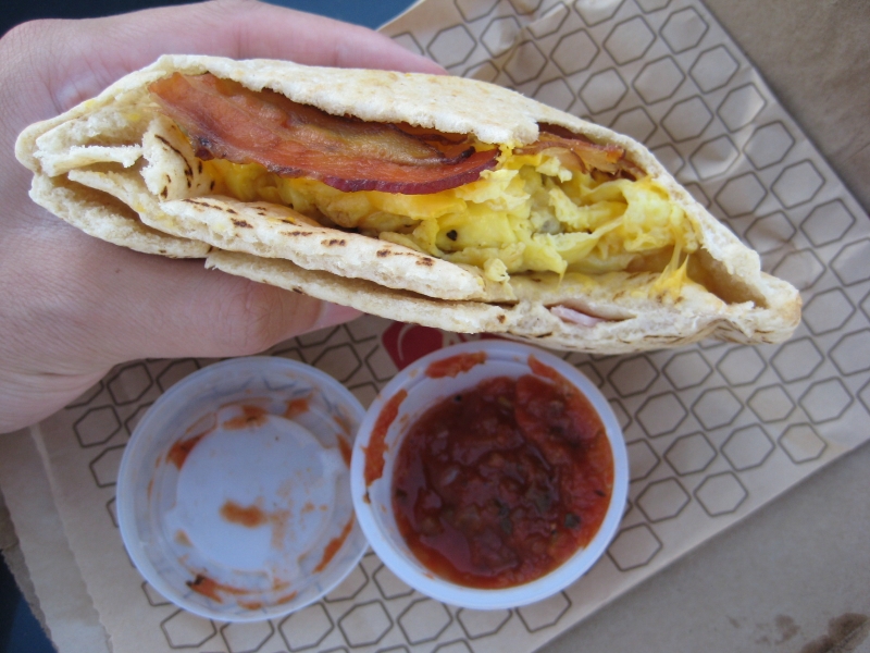 Review Jack in the Box Breakfast Pita