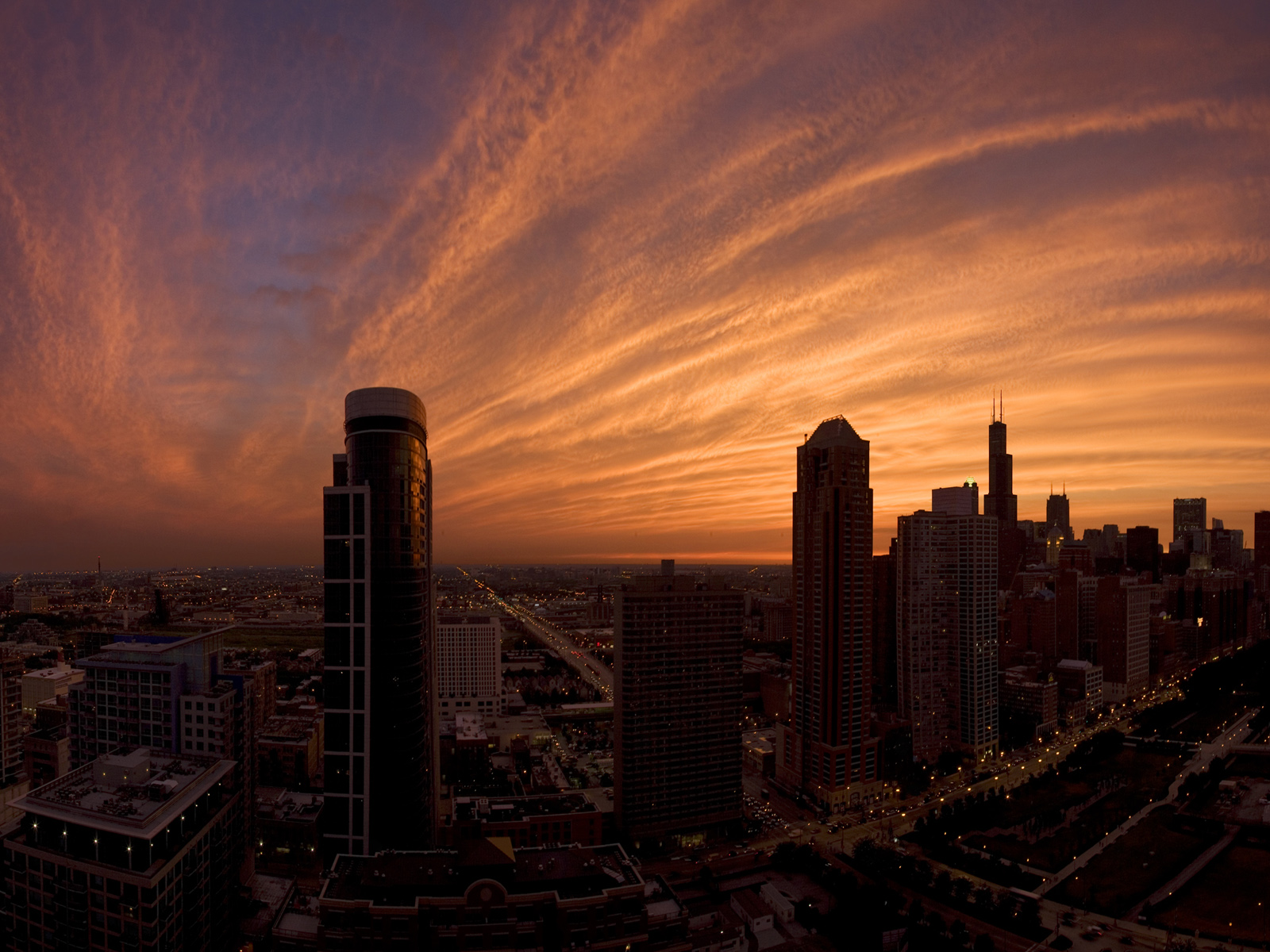 [01313_cloudslikesilk_1600x1200.jpg]