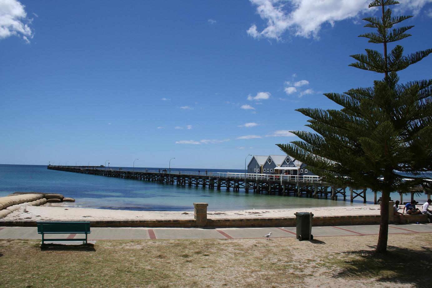 [Busselton+Jetty.JPG]
