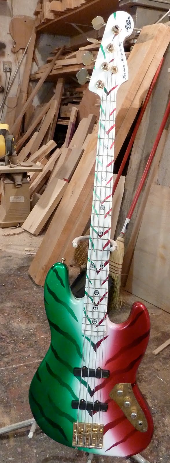 Daily Guitar Repair Los Tigres Del Norte, Dan Ransom Bass