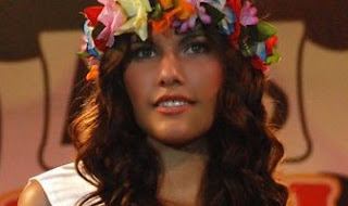 MODEL PY: Alba Riquelme