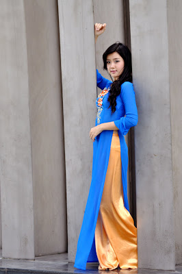 Xuan Mai in Ao Dai