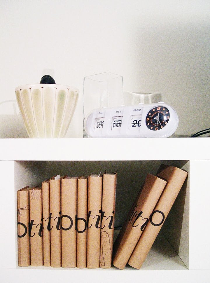 [bookshelf_WEB1.JPG]