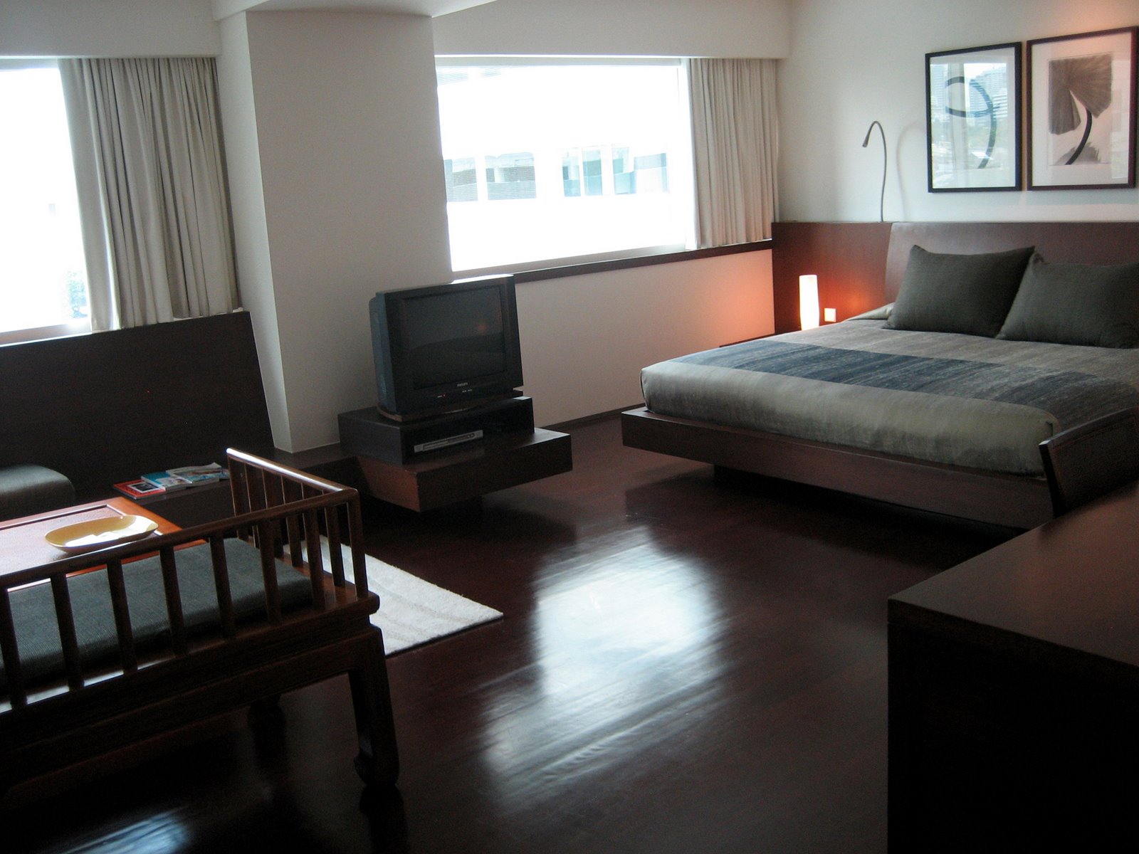 [met+room.JPG]