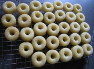 [donuts1.JPG]