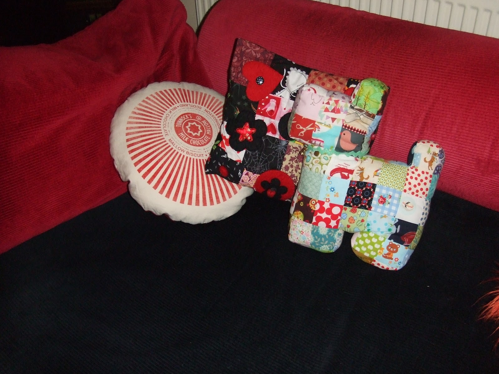 Crafting With Mel: Lovely Ellie Applique Mini Cushion
