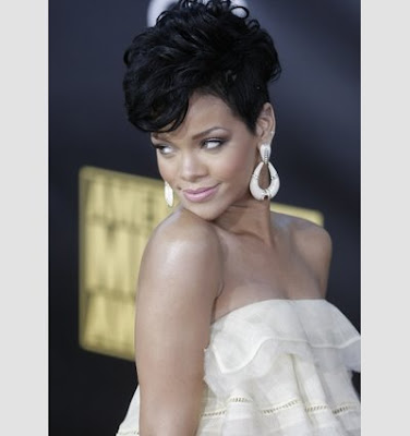 rihanna short hair styles 2010. Rihanna: Short Hair Style