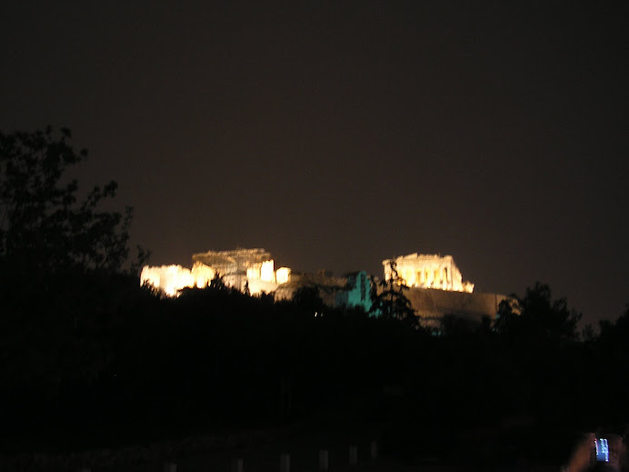 Acropole de Atenas vista à noite