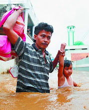 tembus banjir agar anak sekolah