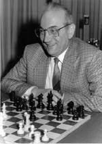 http://1.bp.blogspot.com/_WNeLFbW3JUw/SC31Xp5f0NI/AAAAAAAAFAo/PMi8atcw-MI/s400/korchnoi.jpg