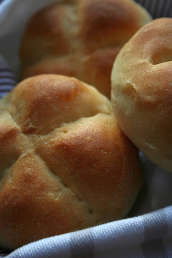 Petit pains au lait czyli francuskie bułeczki mleczne