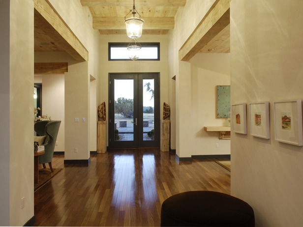 [hgtv+dream+home+2010--entry+hall.jpg]