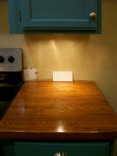 [condo--kitchen+with+backsplash+tile+sneak+peek+1-10-10.jpg]