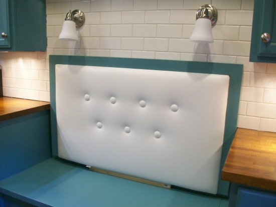 [banquette+seat+upholstered+back+4.jpg]