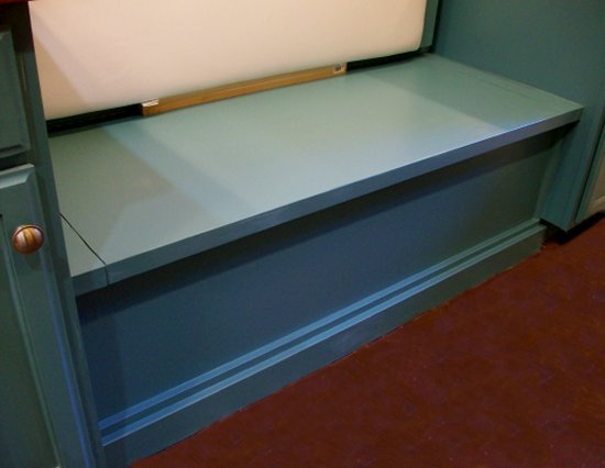 [banquette+seat+upholstered+back+3.jpg]