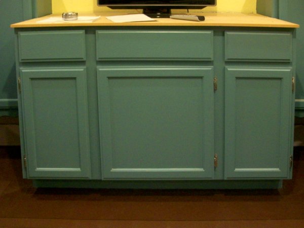 [family+room+cabinets.jpg]