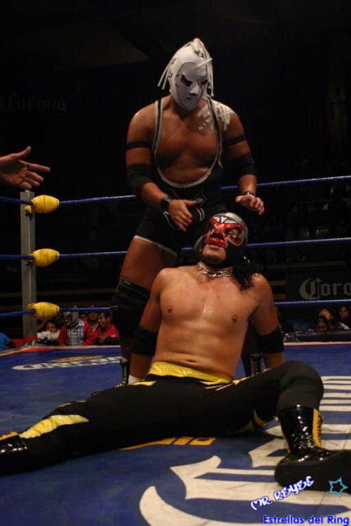 ESTRELLAS DEL RING. El Hijo del Pirata se lleva el Titulo