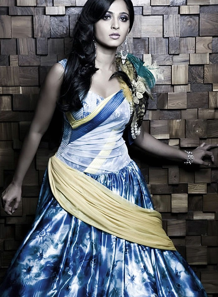 Anushka Hot - Vedam Stills