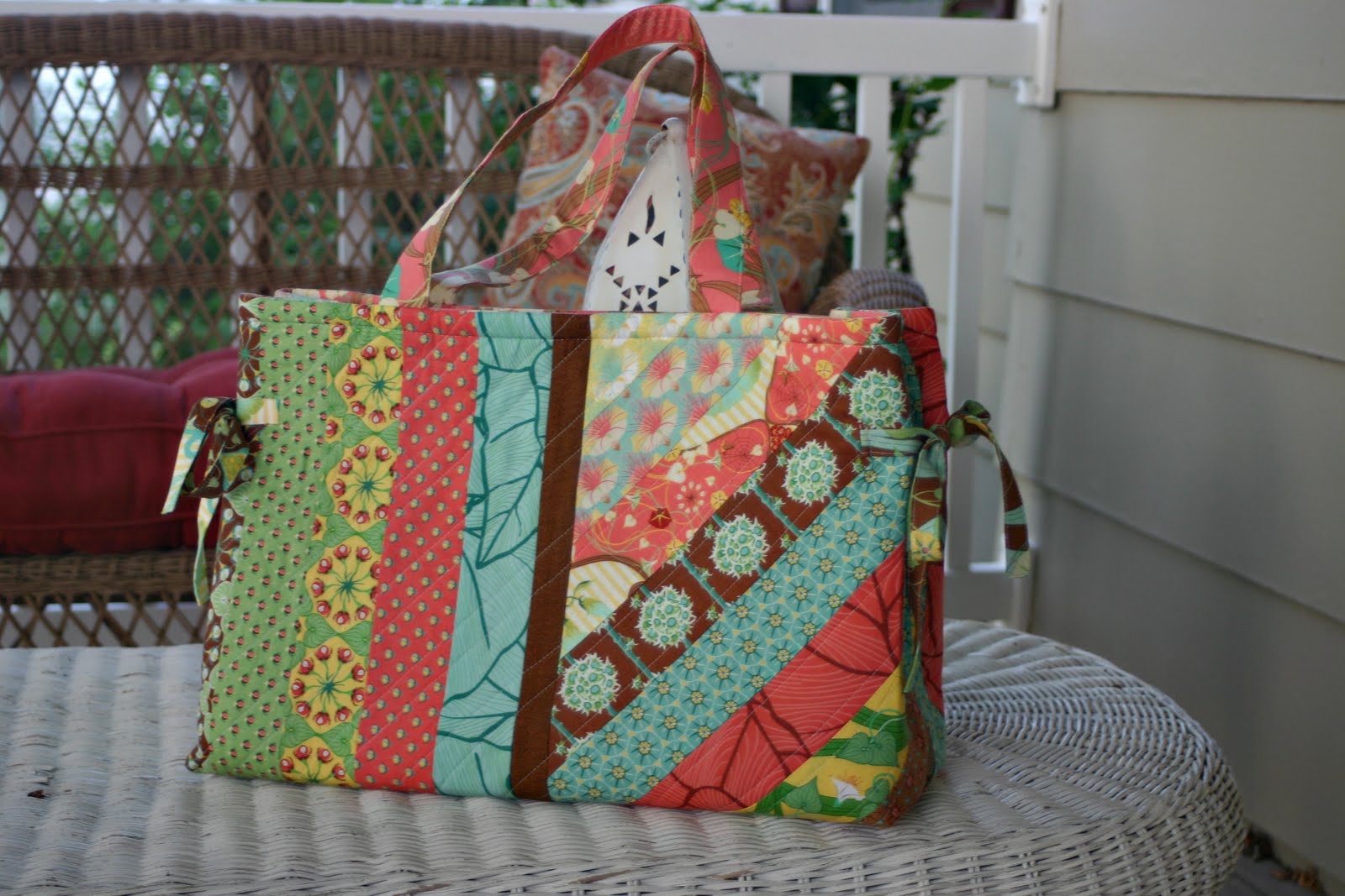 Botanica Plaid 1 Everyday Tote