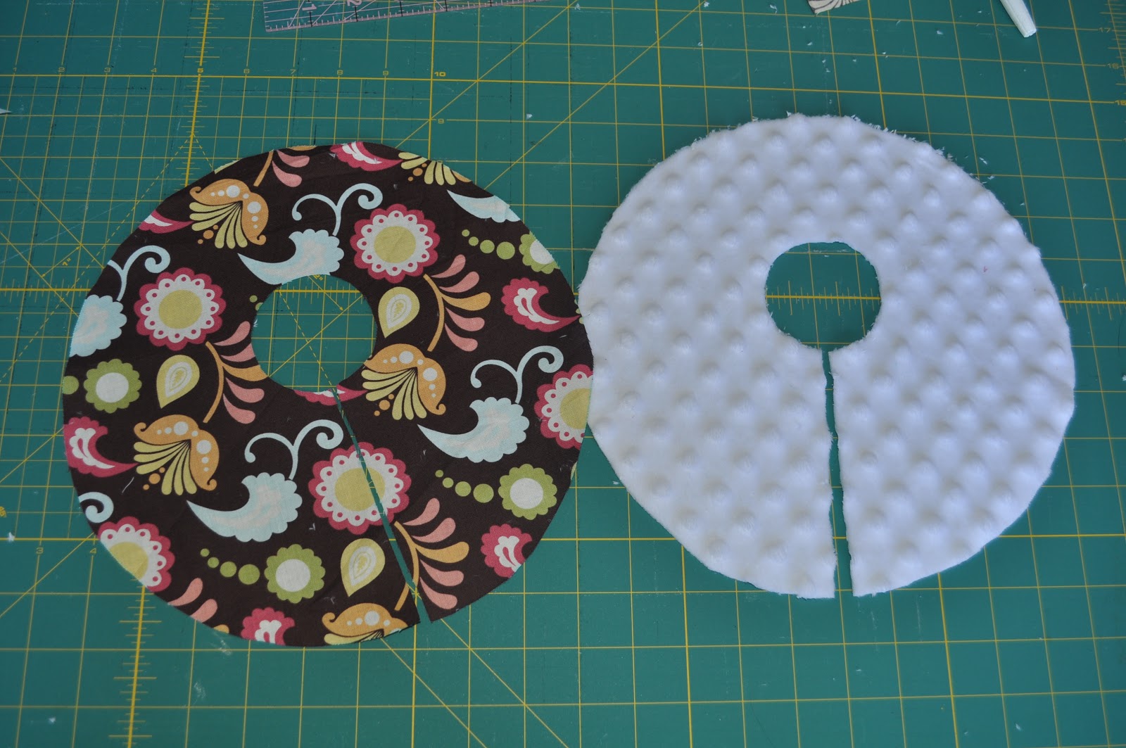 Darning Diva Toddler Travel Pillow Tutorial