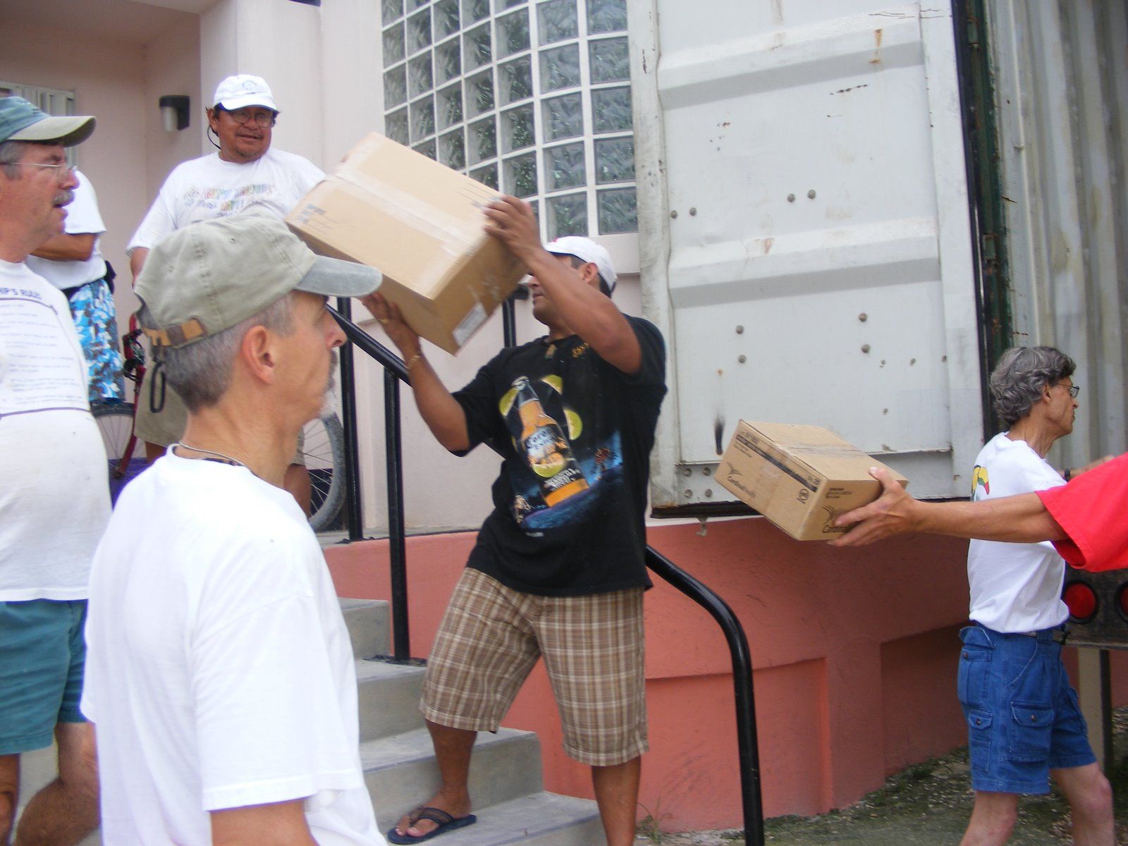 [polyclinic+donation+(2).JPG]