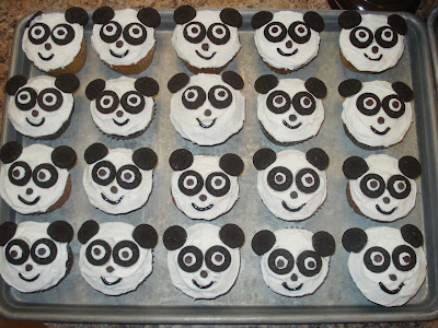 Panda Cupcakes for a Kickin' Kung Fu Panda Party