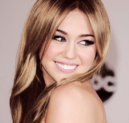 გამარჯობა! ნახვამდის!: Miley Cyrus