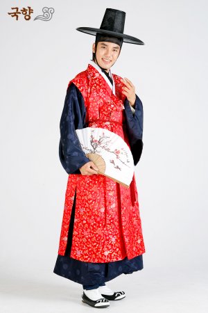 Korea, Land of Wonders: Traditional Hanbok
