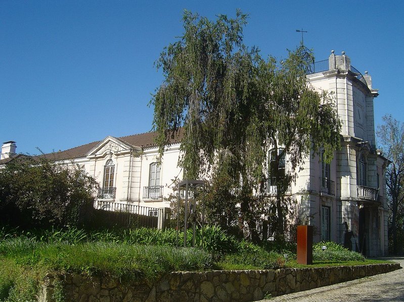 [800px-Museu_Nacional_do_Teatro.jpg]