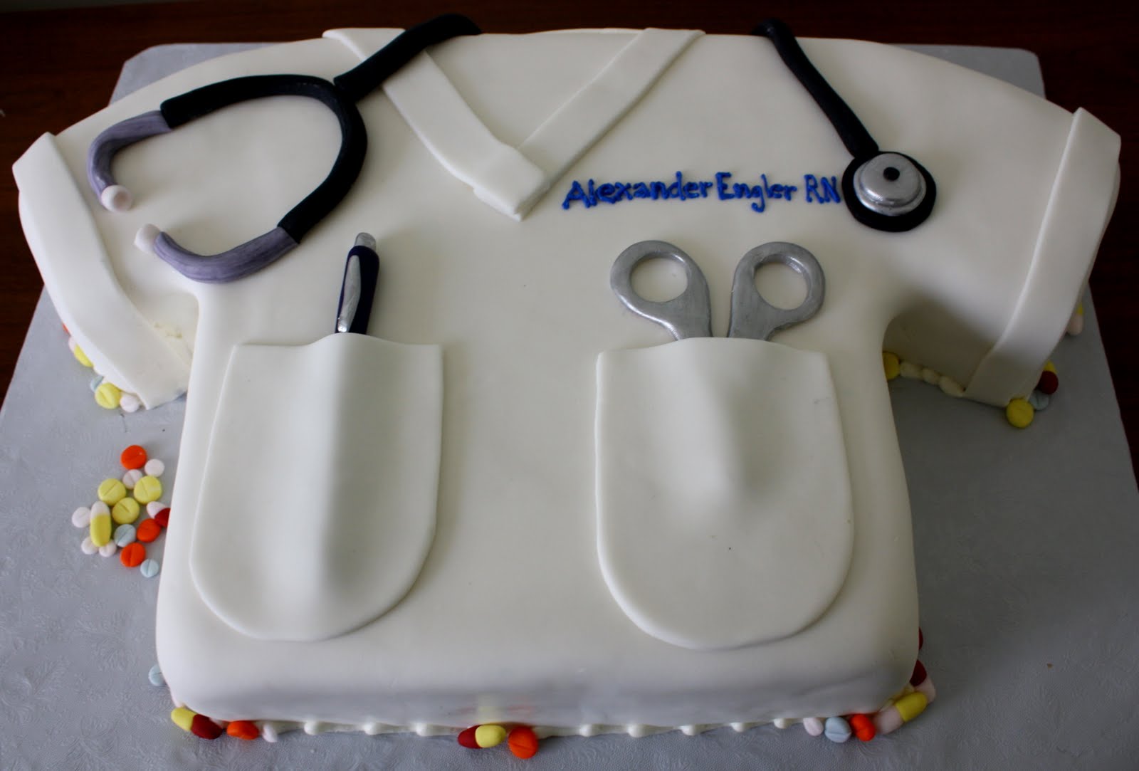 Claudine: Doctor/Nurse Scrubs Cake