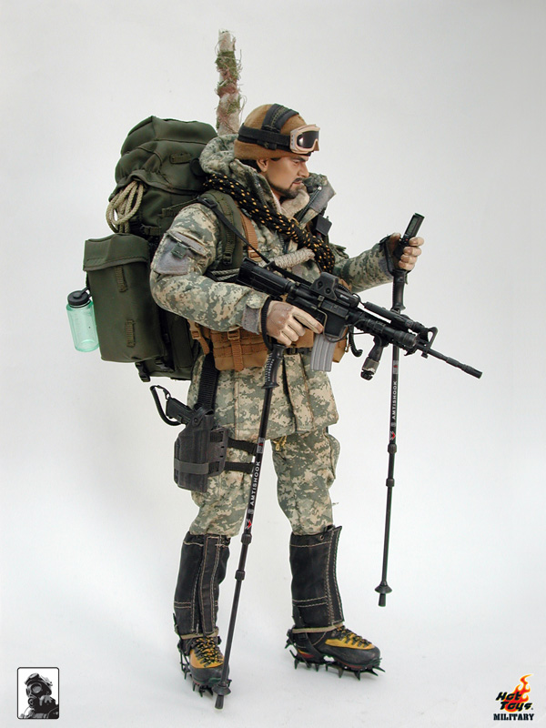 Toy Workers HOTTOYS 1/6 MILITARY ACTION FIGURE IN STOCK NOW.