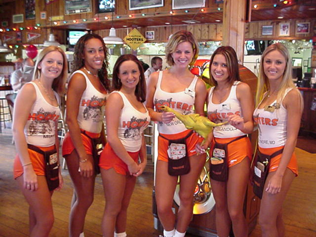 Hooters+Panama+City.JPG
