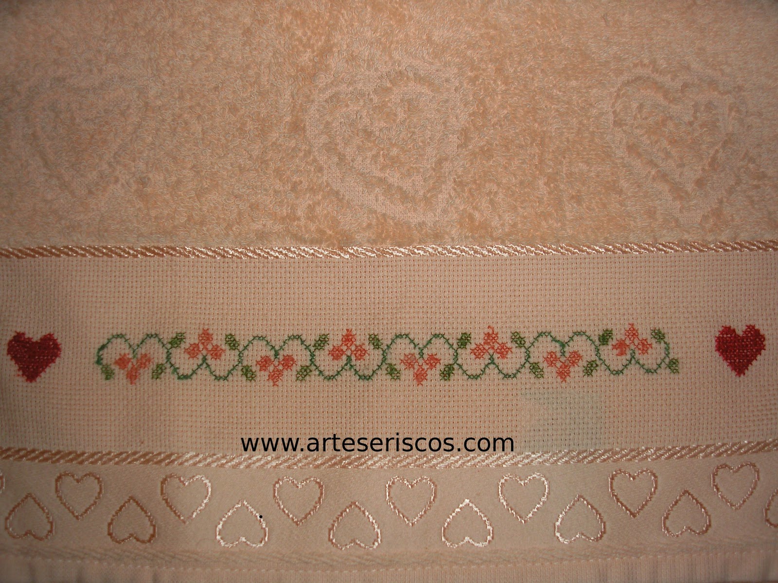 [TOALHA DE LAVABO 04 (FRENTE).JPG]