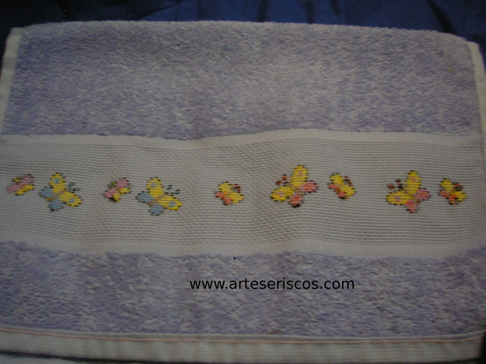 [TOALHA DE LAVABO 06 (VERSO).JPG]