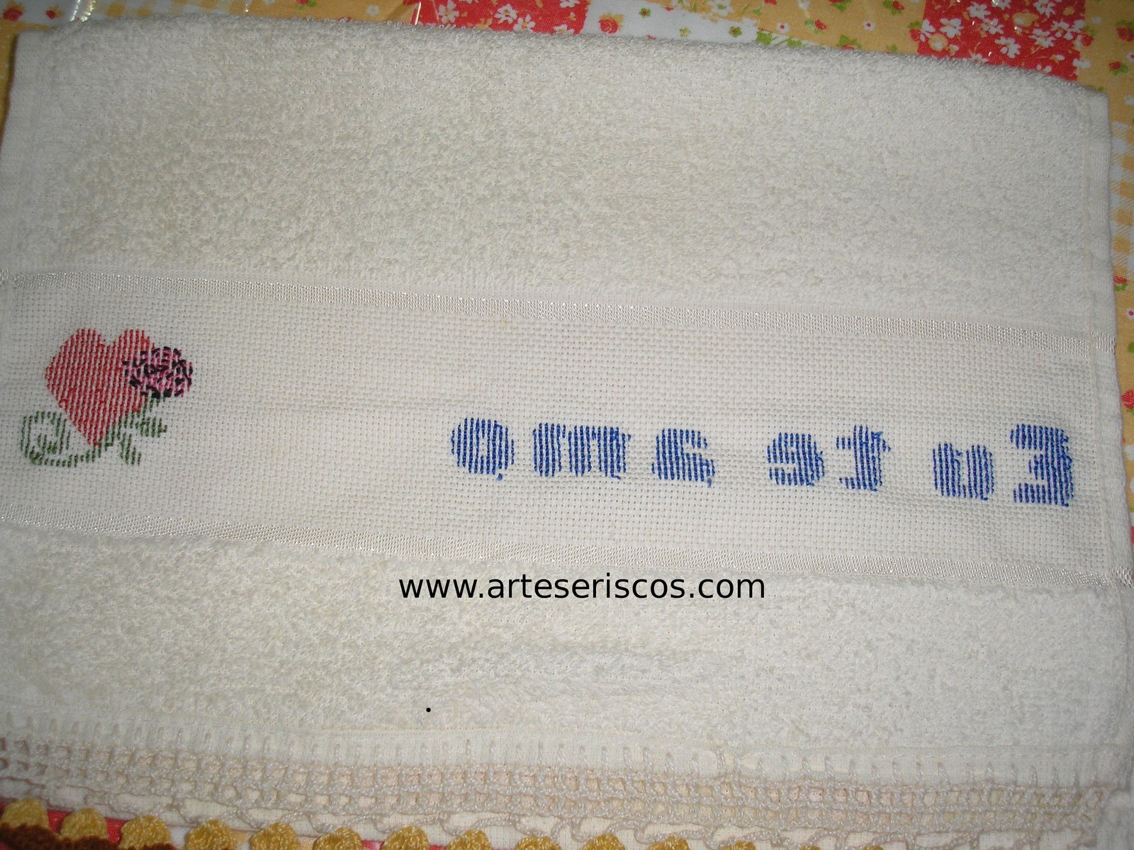 [TOALHA DE LAVABO 07 (VERSO).JPG]