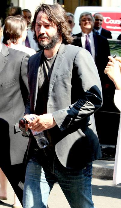 [FP_3221697_ANG_Reeves_Keanu_070209.jpg]