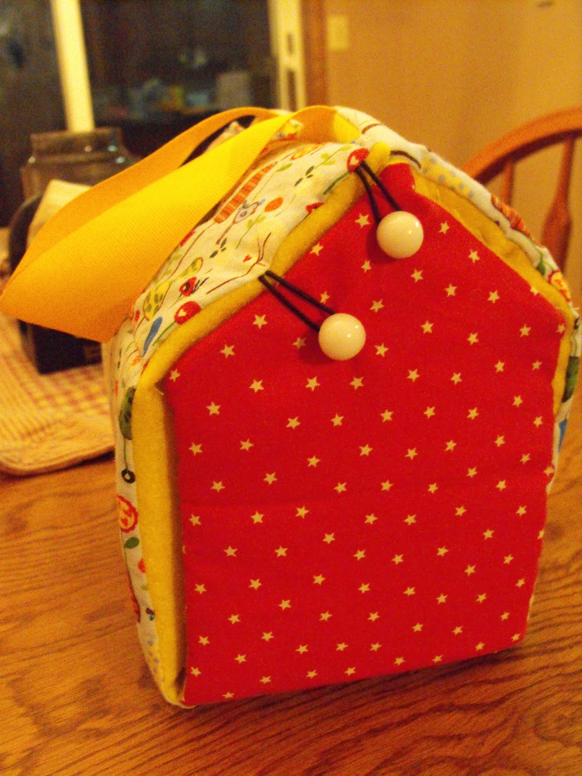 Simple. Inspired. Homemade. fabric travel doll house