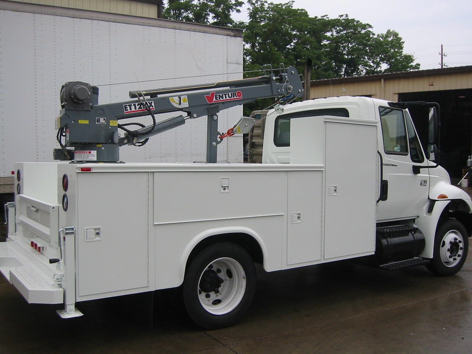 Commercial Truck Success Blog Knapheide Raised Compartment Crane Body