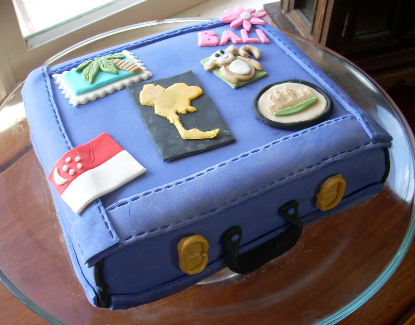 ZacO Cakes Suitcase Cake