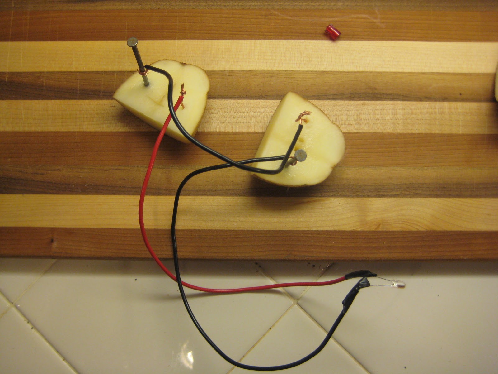 Potato Powered LED (Failed) | TinkerDad