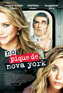 Em No Pique de Nova York Jane (Ashley Olsen) e Roxy (Mary-Kate Olsen) são duas irmãs gêmeas que não se dão bem e que precisam viajar juntas de Long Island a Nova York. Elas também têm personalidades e interesses diferentes na cidade: enquanto Jane é mais certinha, Roxy é rebelde e quer conhecer os músicos de uma banda para que eles possam ouvir sua fita demo. Porém o que era para ser uma simples viagem acaba se complicando quando elas passam a ser acusadas de terem sequestrado o cachorro de um importante político.