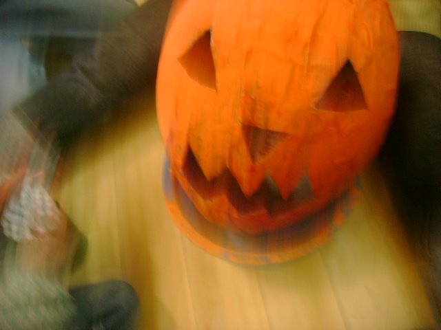 [halooween+08+078.jpg]