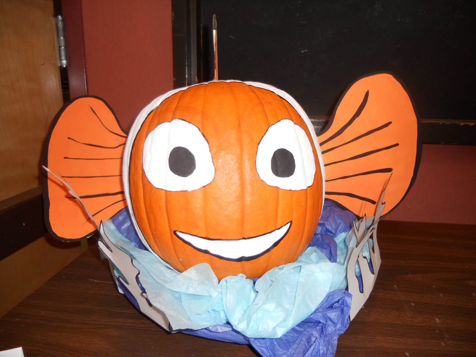 razle-dazle-events-clown-fish-pumpkin