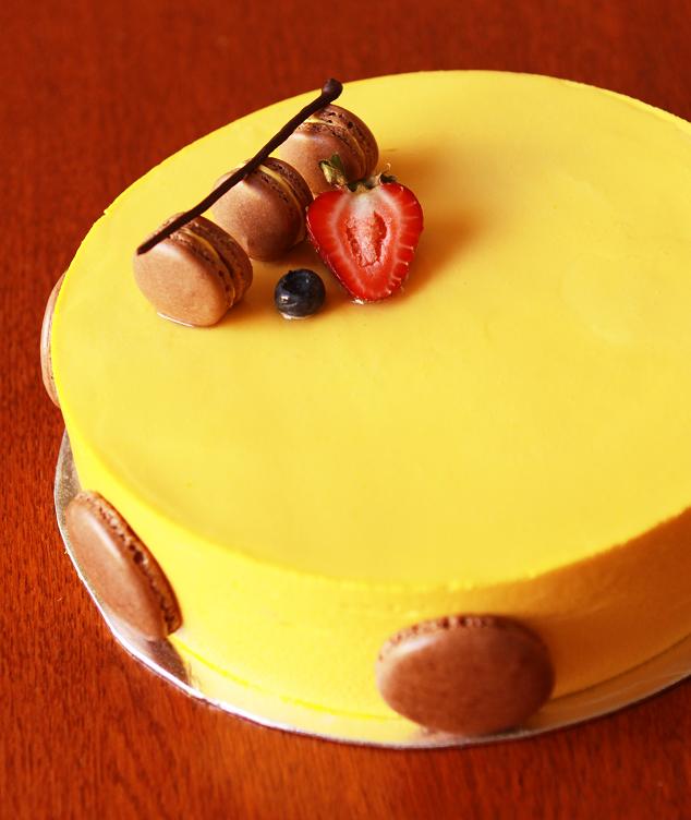 Gourmet Baking: Mango Chocolate Mousse Cake and Macaron