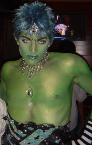 [adam+lambert+all-green.jpg]