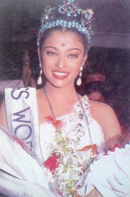 http://1.bp.blogspot.com/_XdrB8Je9DnQ/Sovy8CQnI_I/AAAAAAAADaY/PCRZbLWD09M/s400/1994aishwaryarai.jpg