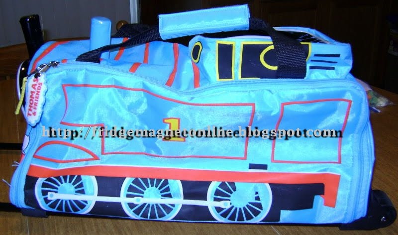[Thomas+the+Train+luggage+21.JPG]