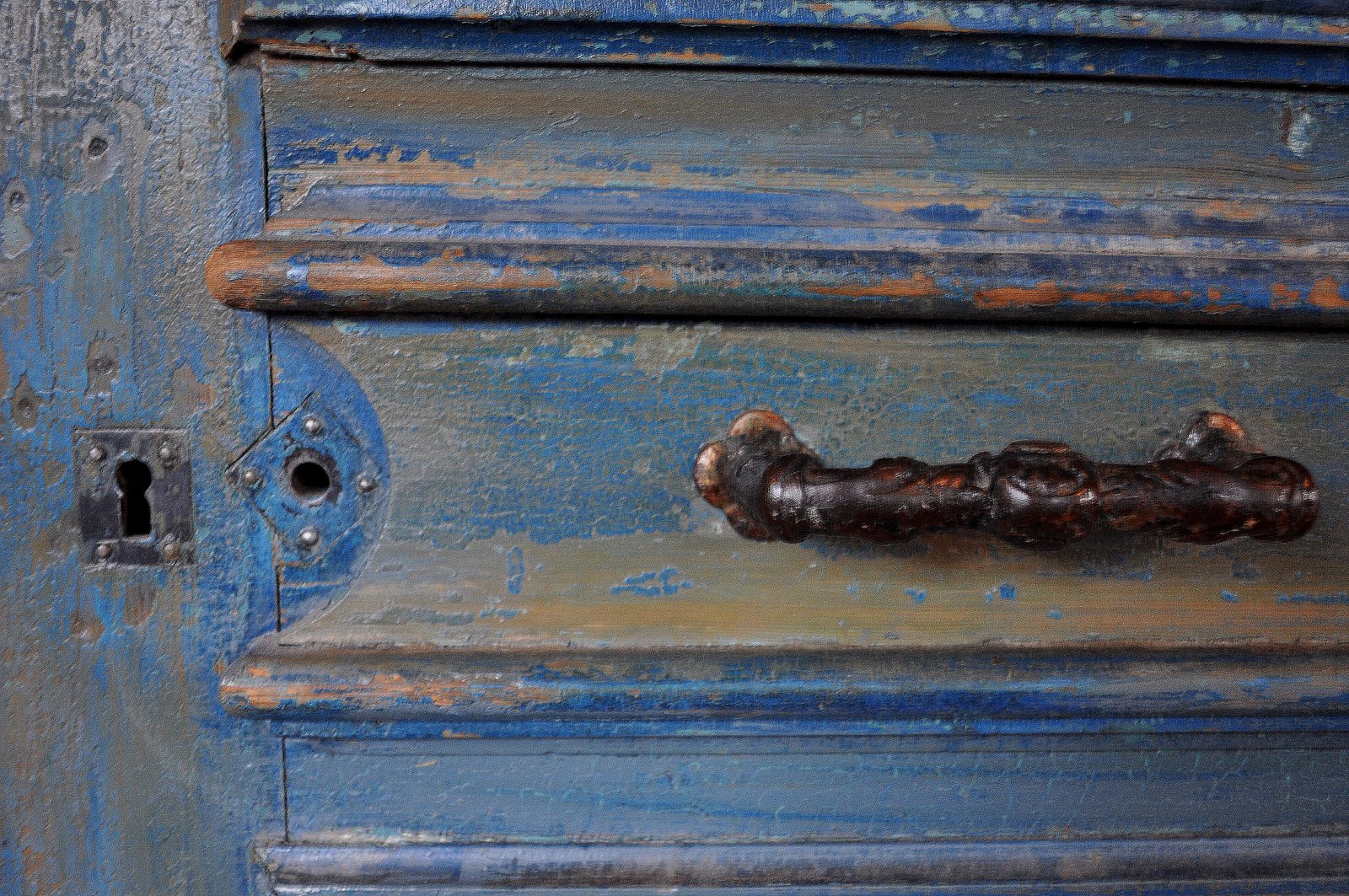 [Blue+Door+Handle+06.10.09.JPG]