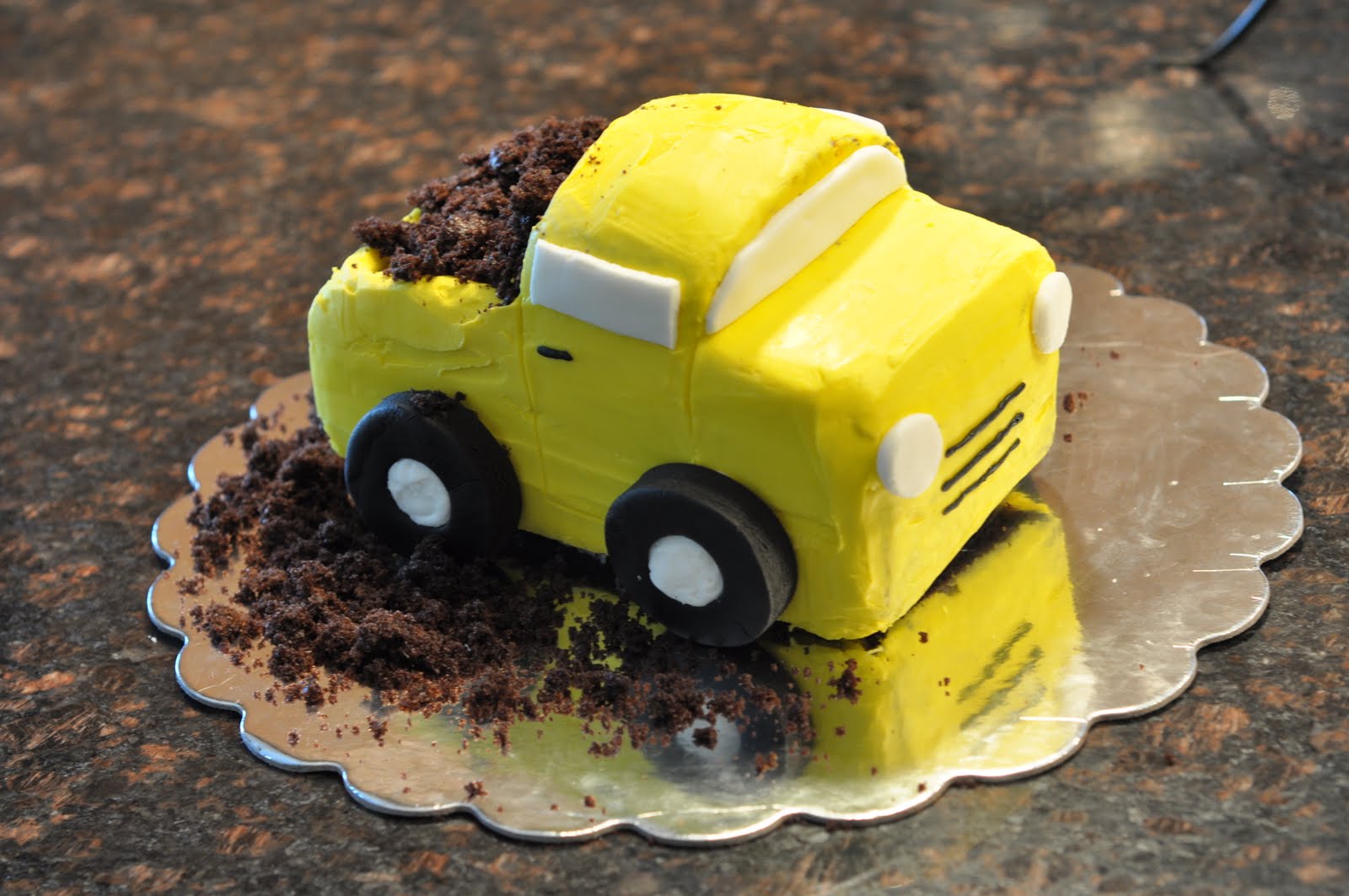 DoodlePie Cakes Dump Truck